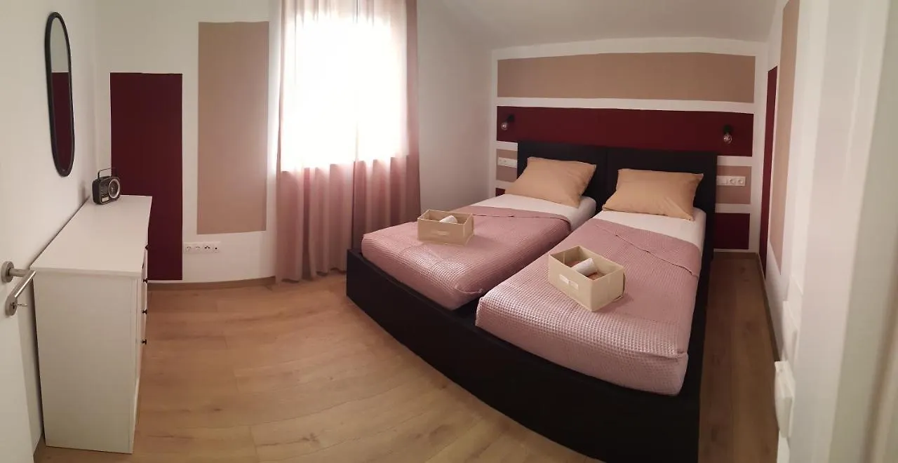 Nimaro Apartman, Okrug Gornji Trogir 0*,  Croatia
